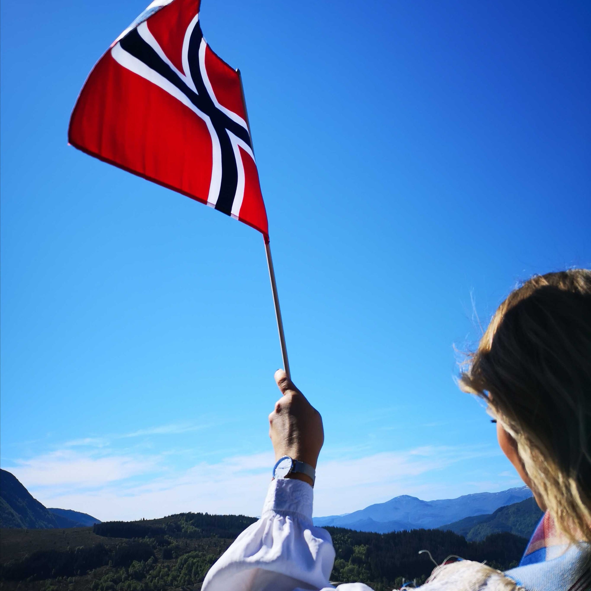 Klokke til 17. mai og farsdagen 2026 — en praktisk gaveguide