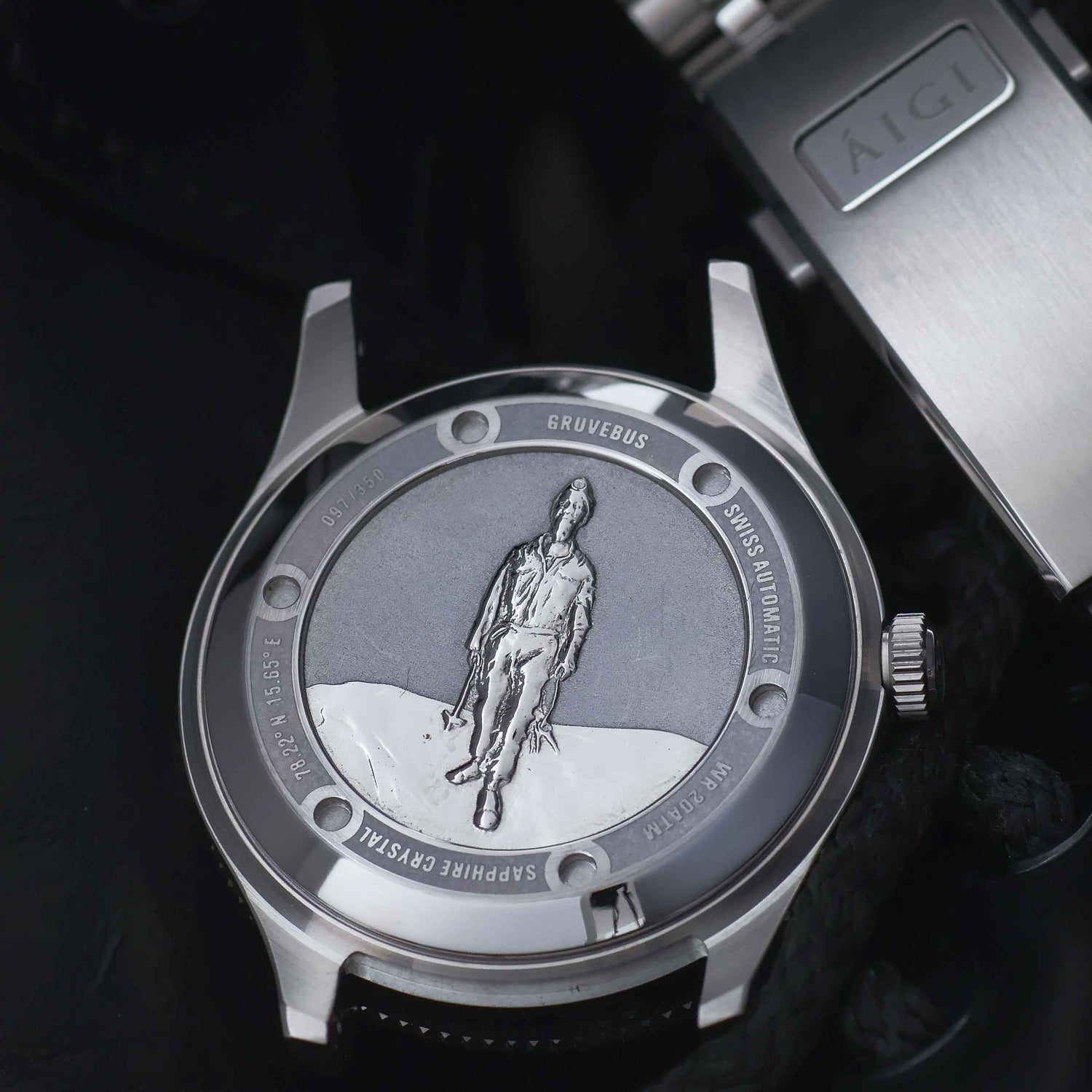 Bilde av baklokket på AIGI Gruvebus herreklokke